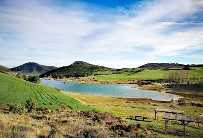 Área de acogida Bahía de Ugar (Embalse de Alloz)